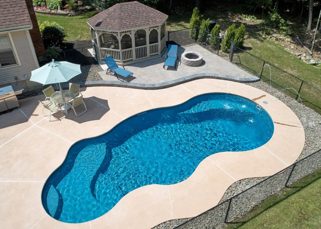 Choosing Between a Fiberglass Pool and Concrete Pool 3 Choosing Between a Fiberglass Pool and Concrete Pool